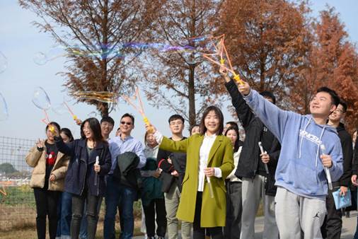 放置于第三段后