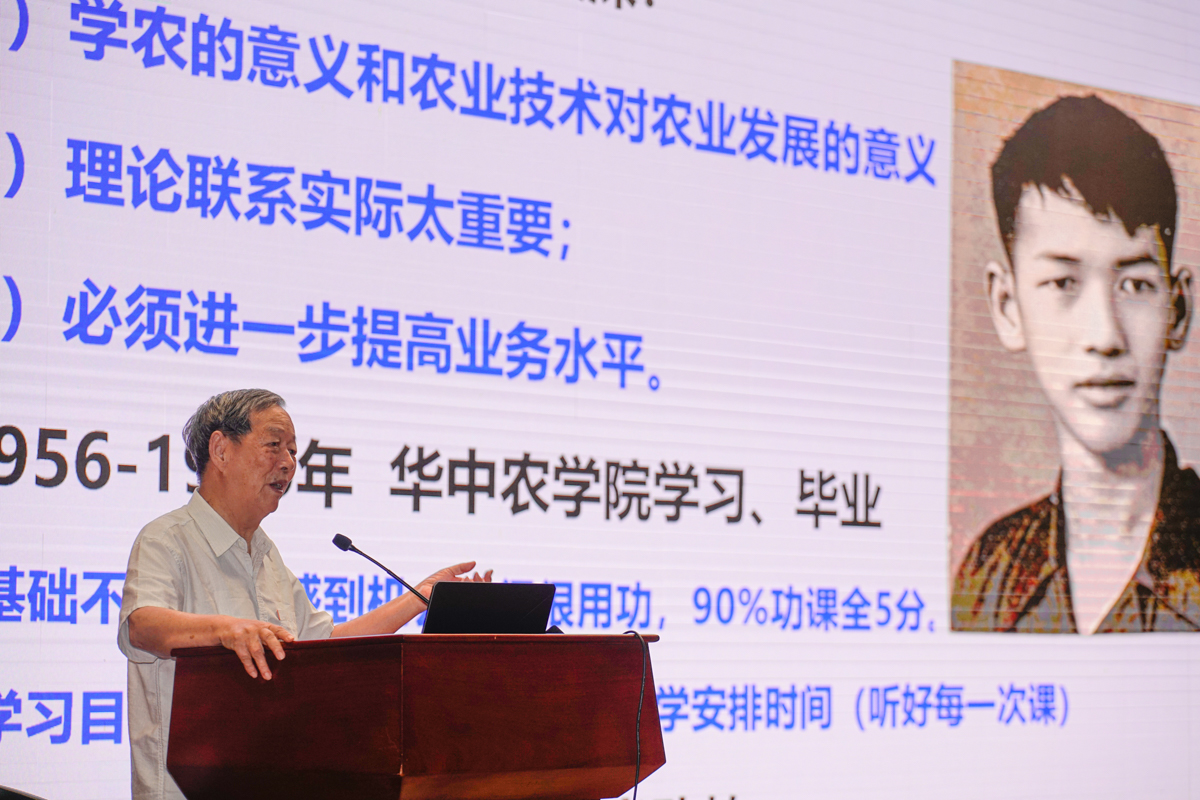 20190901-傅廷栋院士回忆自己的大学时光 【学通社记者 王梓安 摄】